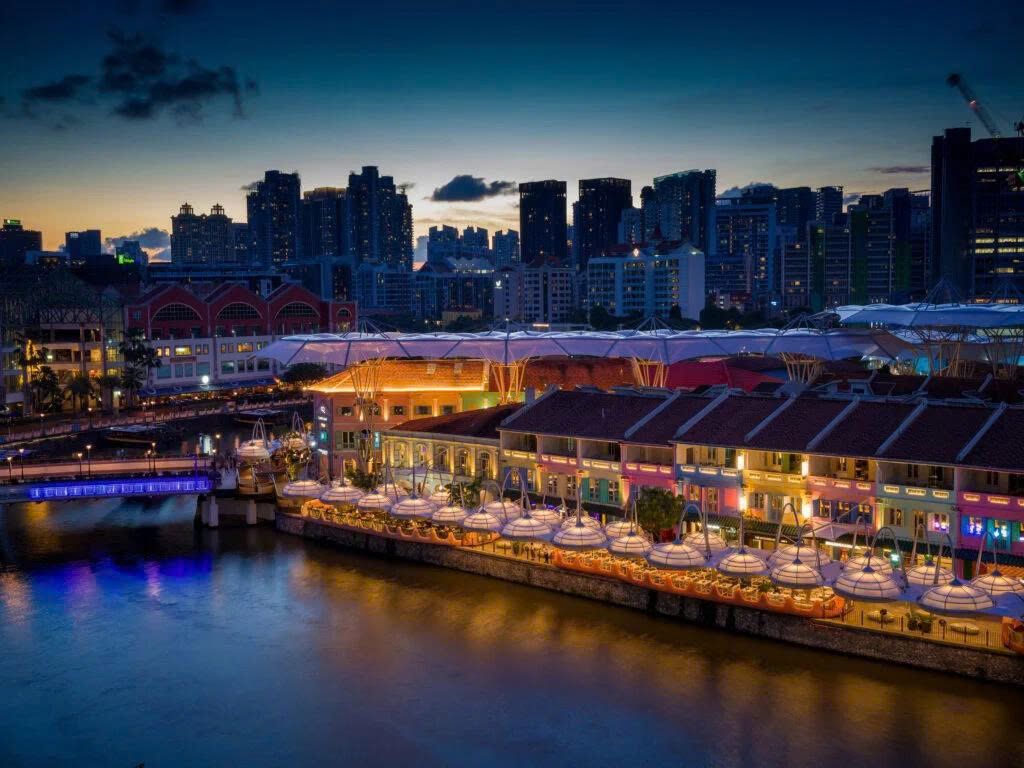 Clarke Quay Khoác Diện Mạo Ánh Sáng Mới Bên Dòng Sông Singapore